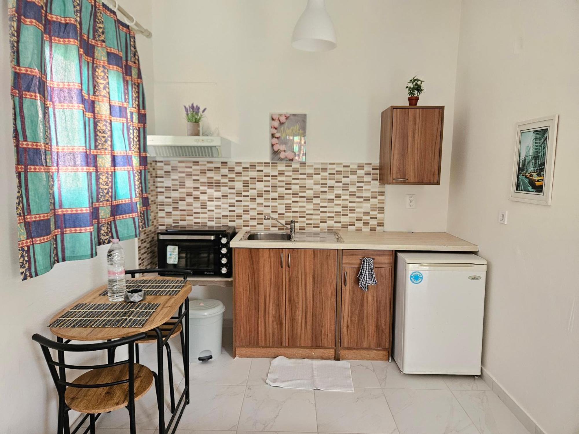 Lora Studios Ипсос Экстерьер фото