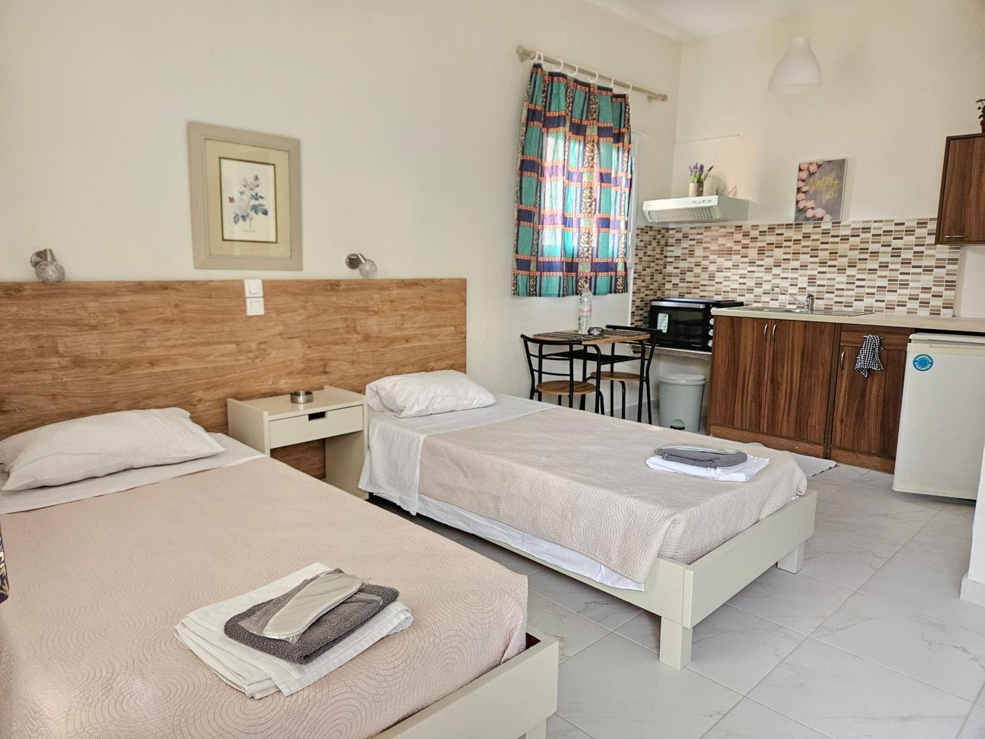 Lora Studios Ипсос Экстерьер фото